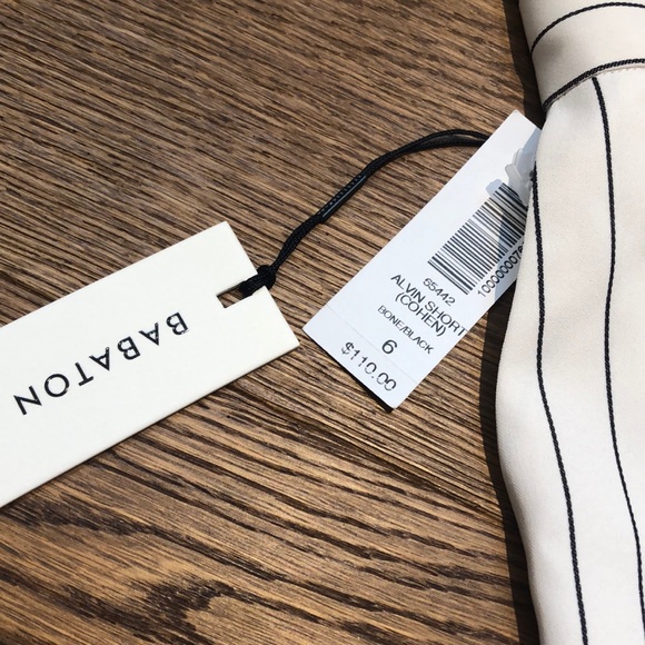 BNWT Aritzia Babaton Shorts - Picture 3 of 4